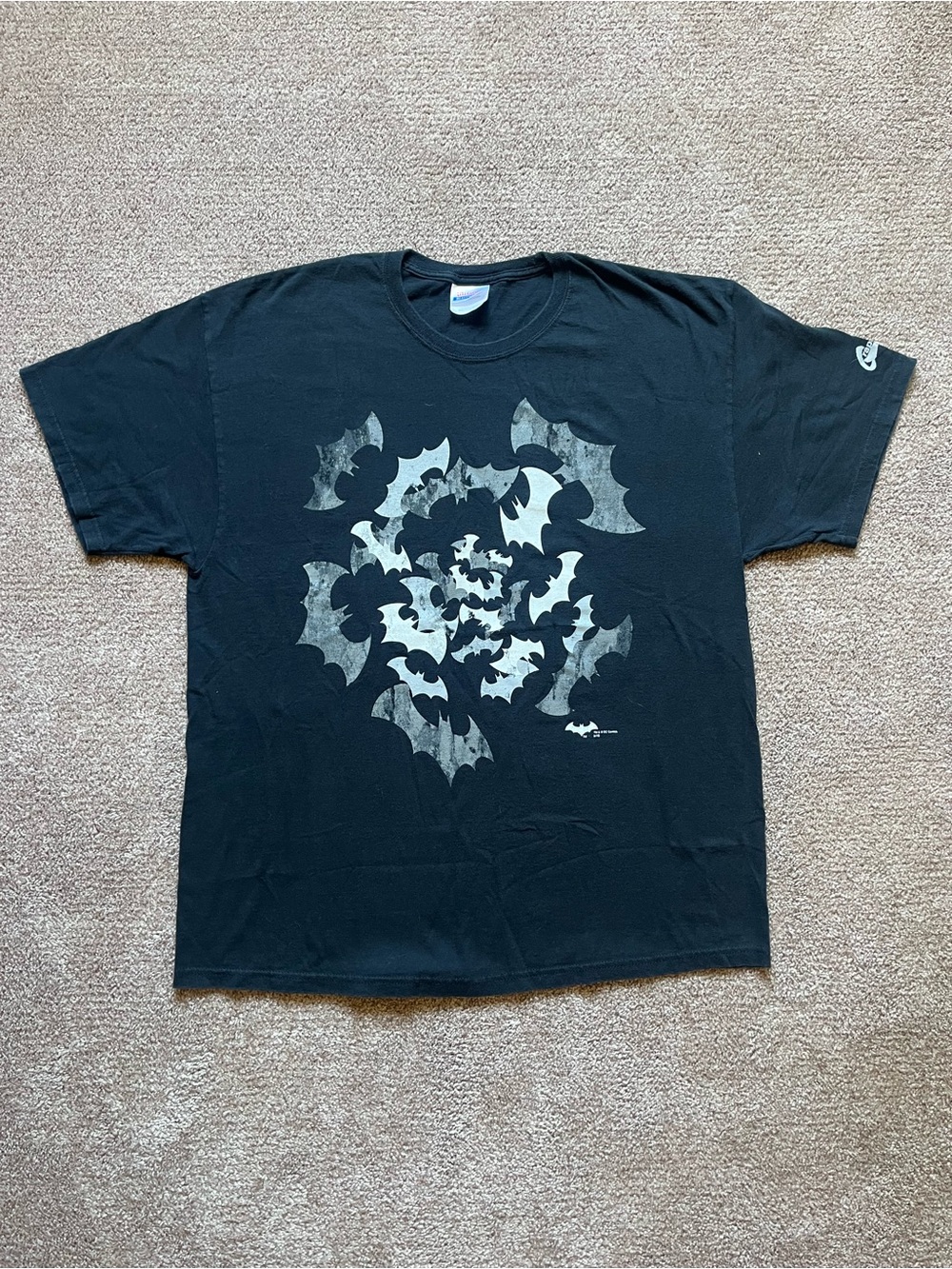 VTG ‘09 DC Comics Batman Graphitti Designs Faded Black Tee